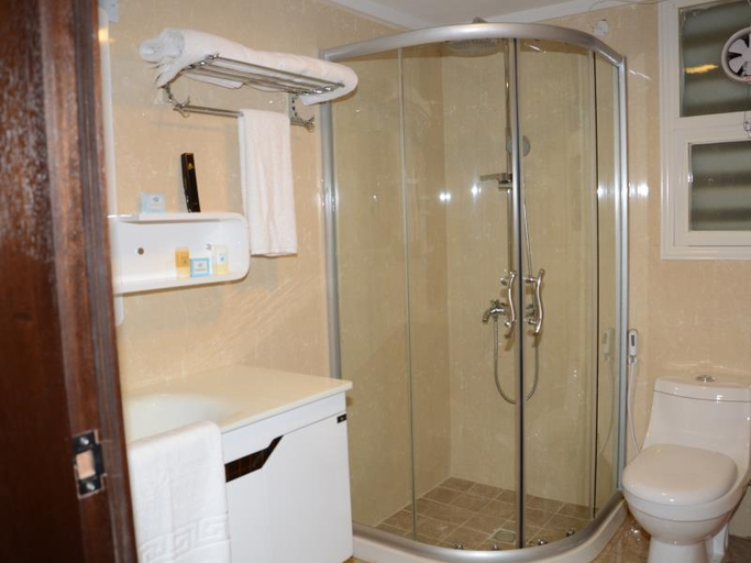 Bathroom, Continental Inn Hotel Al Farwaniya, Farwaniya