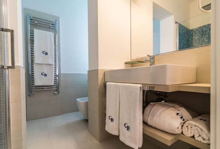 Bathroom 5, Cafe Bleu Relais, Sassari
