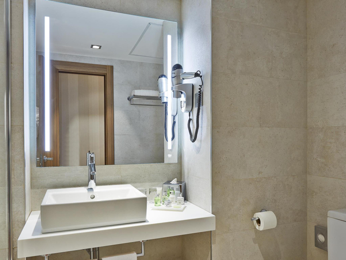Bathroom 4, NH Barcelona Les Corts, Barcelona