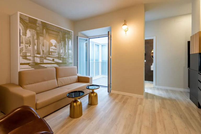 Others 4, Harinas Central Apartments by Valcambre, Sevilla