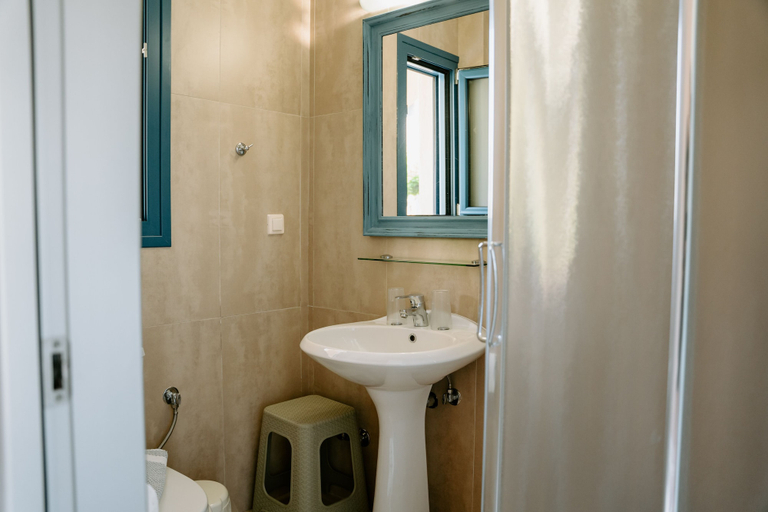 Bathroom 4, Karavostasi Beach Hotel, Epirus