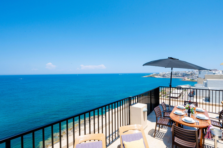 Others 5, Islet Seafront Penthouse with Hot tub, Saint Paul's Bay