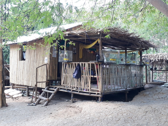 Exterior & Views 6