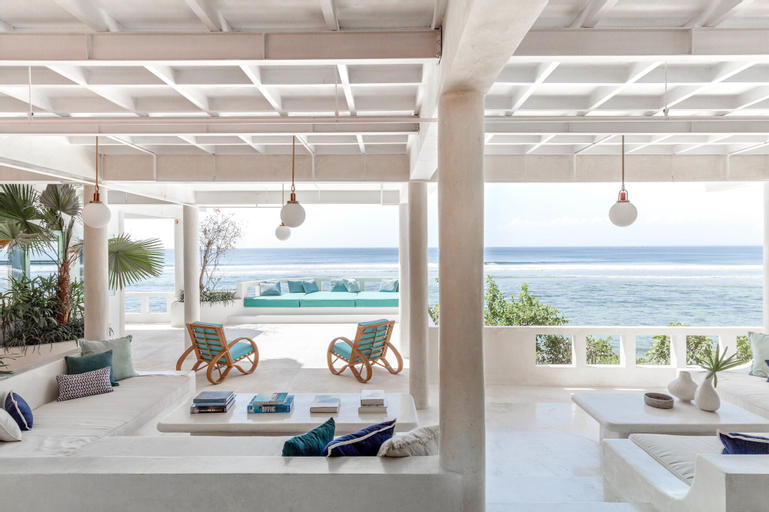 Exterior & Views 7