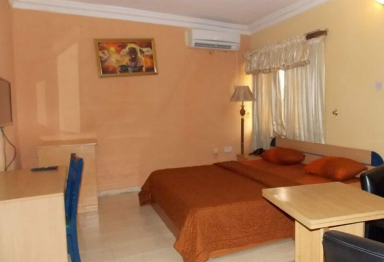 Bedroom 2, Royal Paragon Hotel, Obio/Akp
