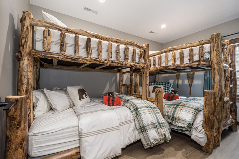 Bedroom 3, Bear Bottom Lodge, Garrett