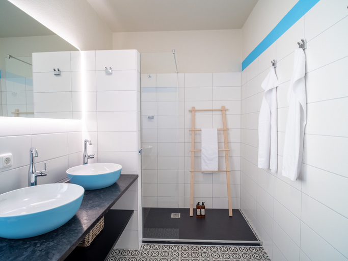 Bathroom 3, LOIDLs Guesthouse, Gmunden