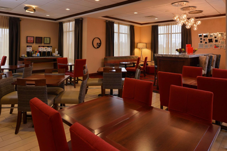 Food & Drinks 5, Hampton Inn Lincoln , Logan
