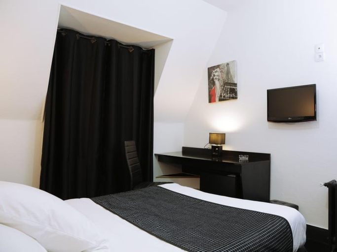 Bedroom 3, Hotel de l'Exposition Republique, Paris
