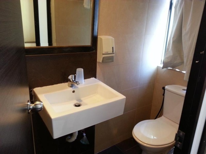 Bathroom, L Hotel @ Broadway, Singapore