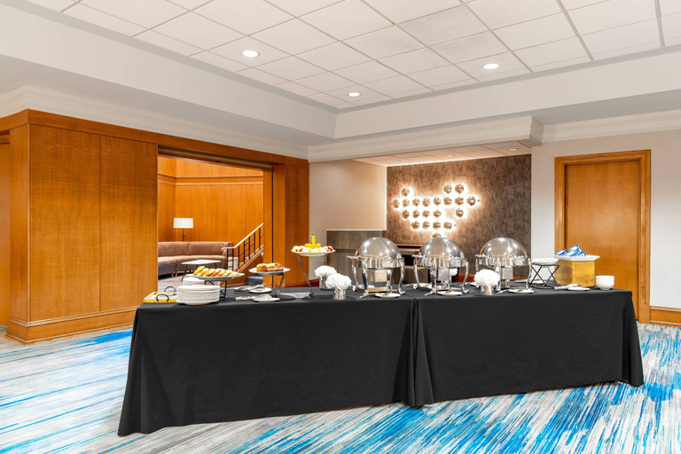 Food & Drinks 4, Courtyard by Marriott Chicago at Medical District/UIC, Cook
