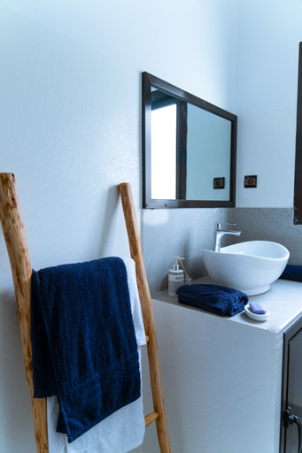 Bathroom 4, ChezBabo Boutique Hotel, Mbour