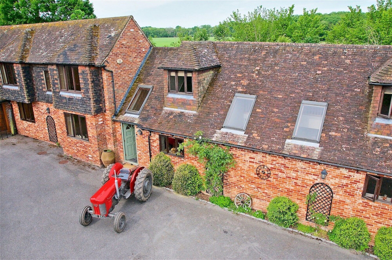 Exterior & Views 2, Northlands Farm & Lakes, West Sussex