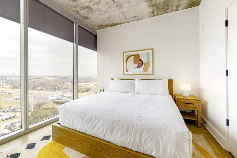 Bedroom 3, Luxe High Rise off of Rainey St., Travis