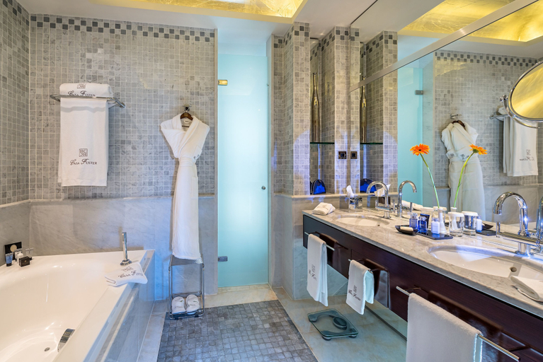 Bathroom 5, Hotel Casa Fuster, Barcelona