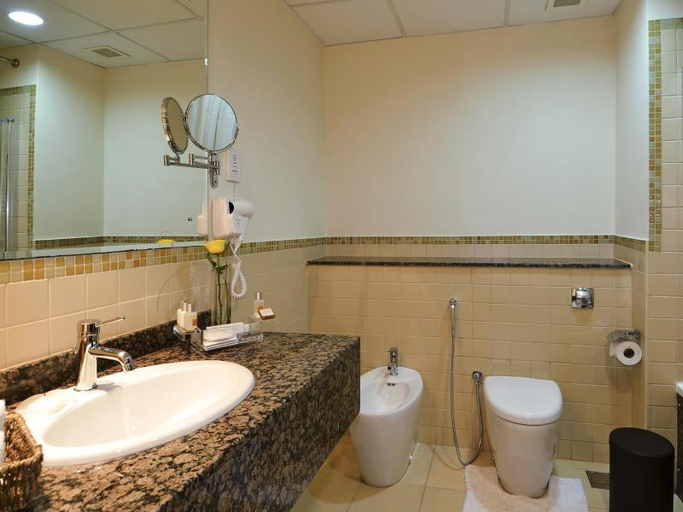 Bathroom 5, Roda Amwaj Suites Jumeirah Beach Residence, Dubai