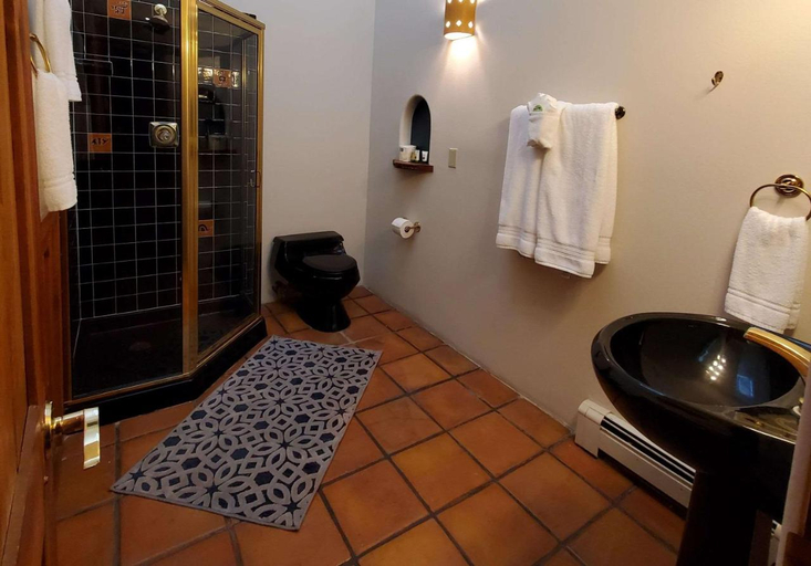 Bathroom 5, Casas De Suenos Old Town Historic Inn, Bernalillo