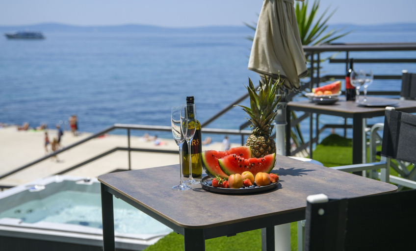 Food & Drinks 5, Via Mare Luxury rooms, Split
