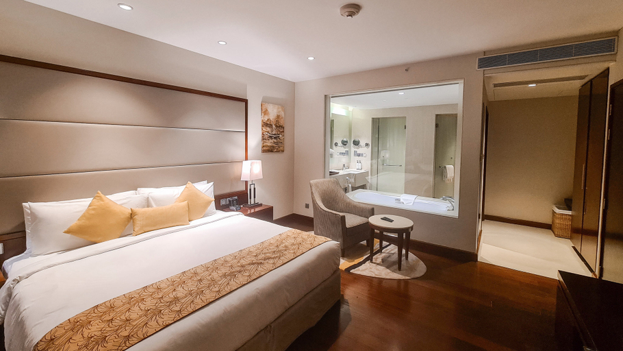 Bedroom 4, Crowne Plaza KOCHI by IHG, Ernakulam