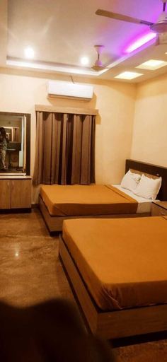 Bedroom 5, Sree Kumaran Residence by Royal stay, Ramanathapuram