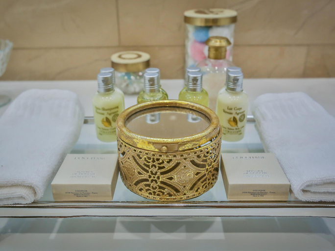 Bathroom 4, Gordonia Hotel