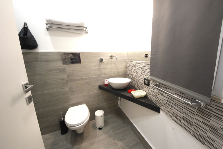 Bathroom 4, NicaDomus B&B, Agrigento