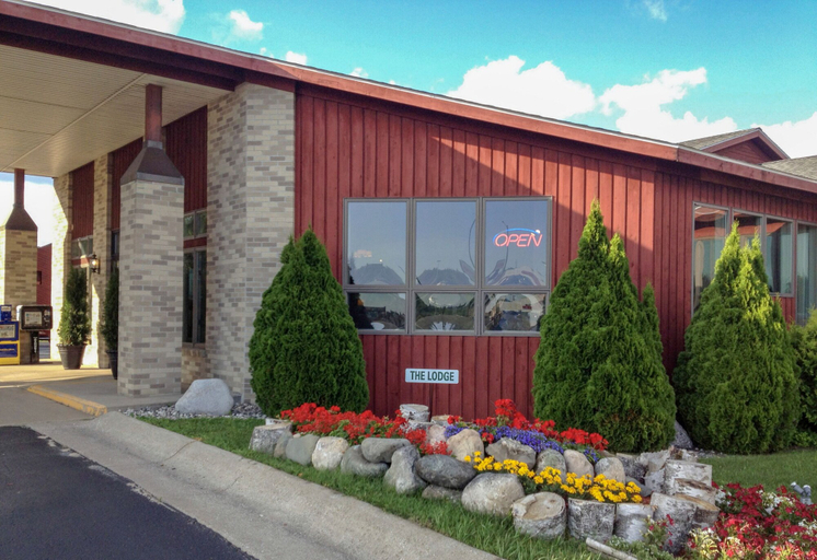 Exterior & Views 2, Cedar Hill Lodge, Mackinac