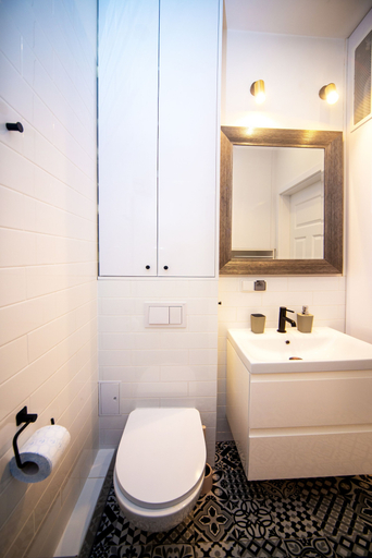 Bathroom 4, Maya's 61, Gdańsk City