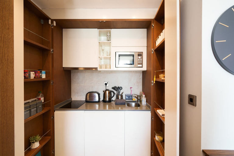 Others 4, Westone Suite-hosted by Sweetstay, Gibraltar