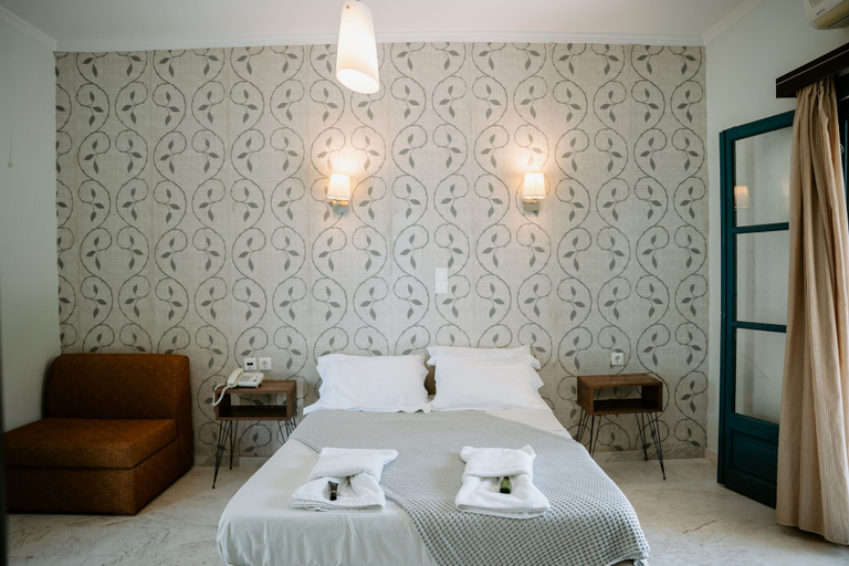 Bedroom 3, Karavostasi Beach Hotel, Epirus