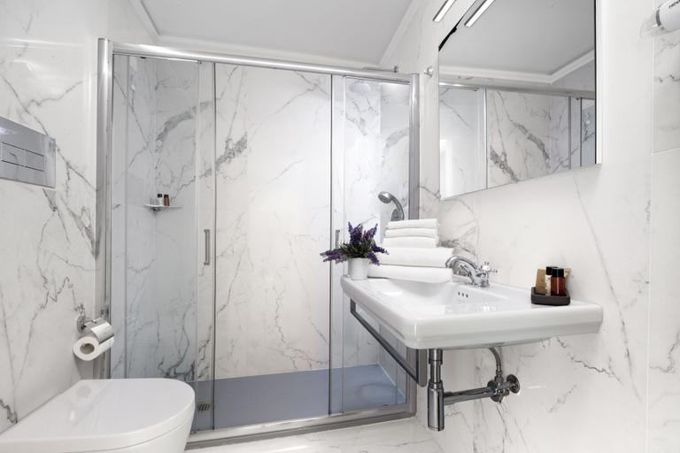 Bathroom 5, La Fontanina Suites, Napoli