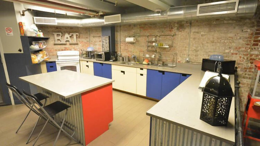 Others 4, Q4 Hotel & Hostel, New York