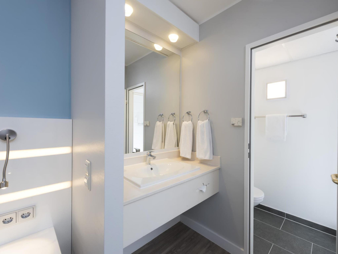 Bathroom 4, Peine Salzgitter Hotel by Belvilla, Peine