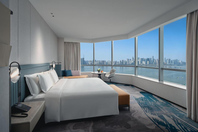 Bedroom 3, Crowne Plaza HANGZHOU RIVERSIDE by IHG, Hangzhou