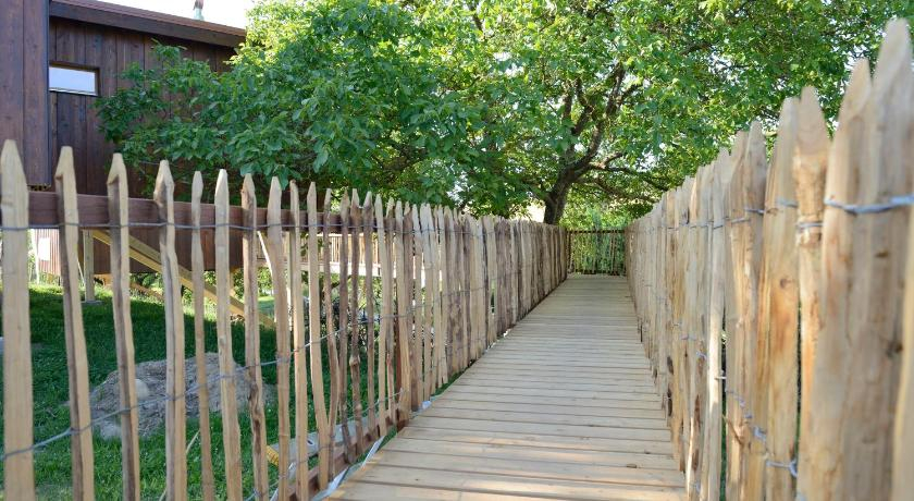 Others 4, Cabane dans les arbres / Swin-golf de Cremin, Broye-Vully