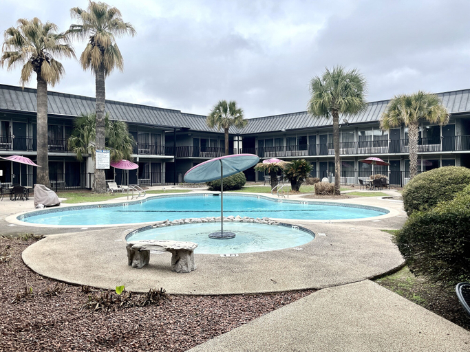 Exterior & Views 2, Extended Stay SA, Bexar