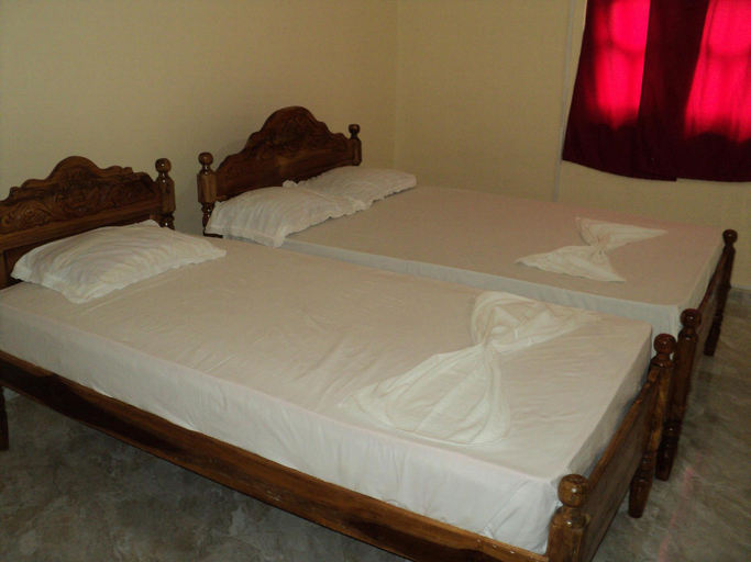Bedroom 3, N Joy Inn, Trincomalee Town and Gravets