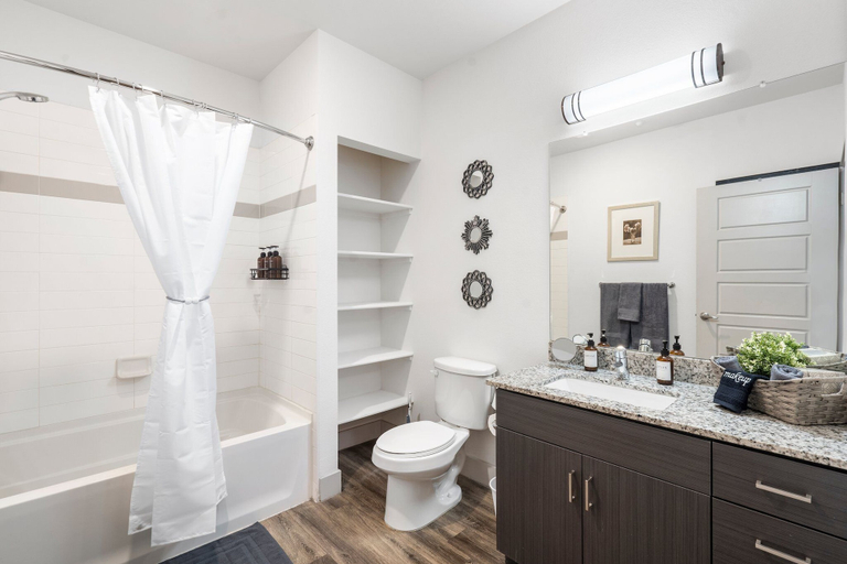 Bathroom 2, Chandler Gem - 2 Bdrm Apt Nr DT Chan-Gil, Maricopa