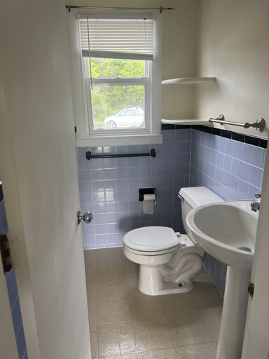 Bathroom, Village Green Motel, Barnstable