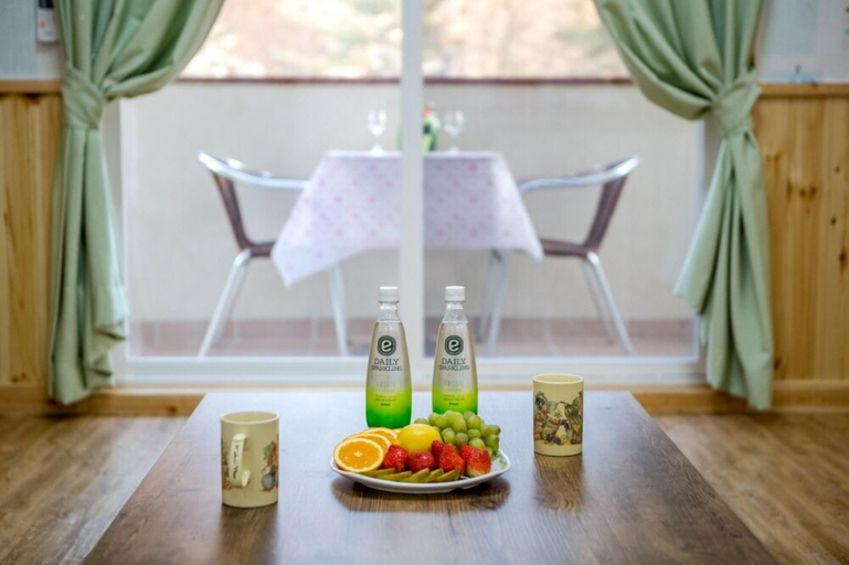Food & Drinks 5, Elle Pension, Gapyeong