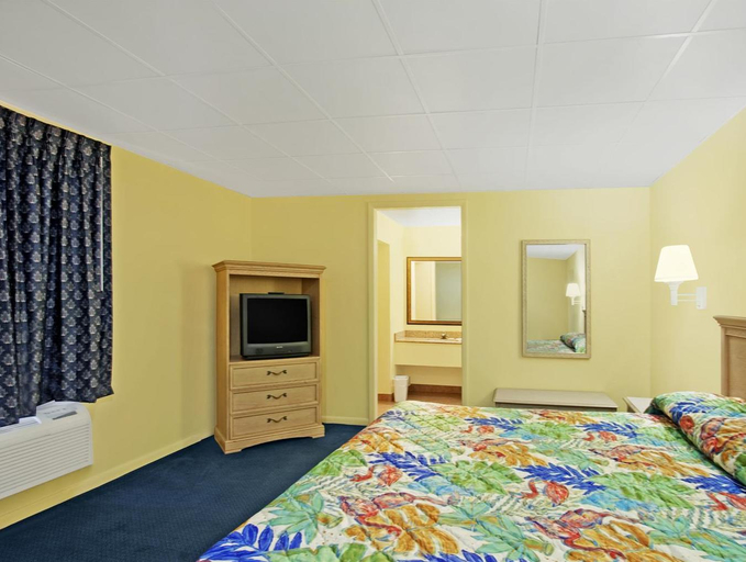 Bedroom 3, Americas Best Value Inn, Lake