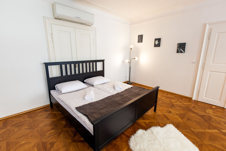Bedroom 2, St. Nicholas Church view apartment, Praha 1