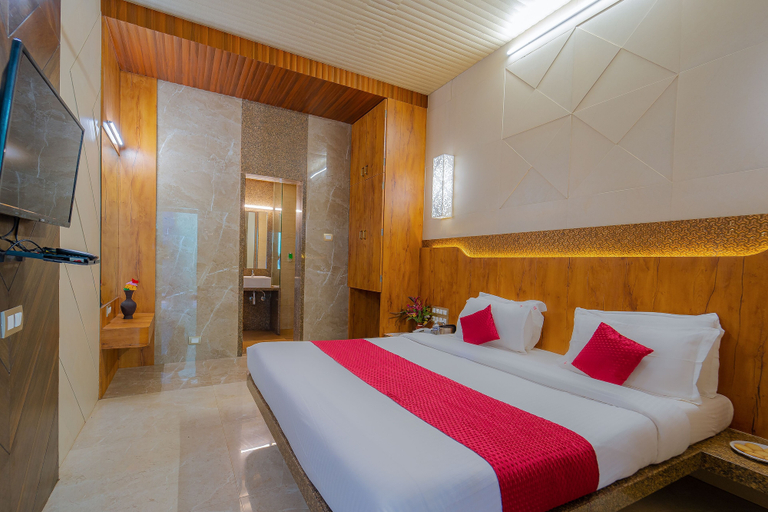 Bedroom 3, Hotel Apsara, Satara