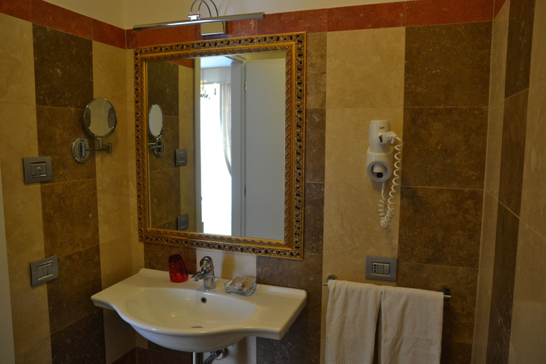 Bathroom 5, Incantea Resort, Teramo