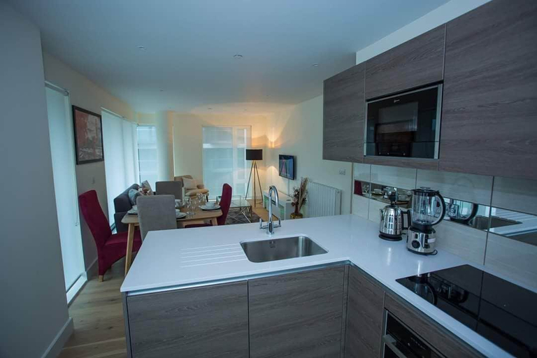 Others 4, PREMIUM WOOLWICH 2 BED APARTMENT, London