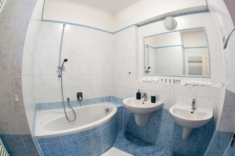 Bathroom 3, St. Nicholas Church view apartment, Praha 1