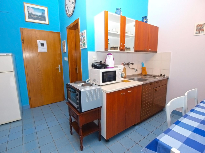 Others 4, Apartment 1236, Ližnjan