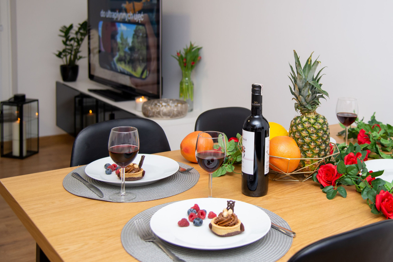 Food & Drinks 5, Maya's 49, Gdańsk City