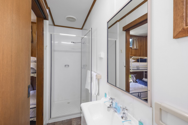Bathroom 3, Moruya Holiday Park, Eurobodalla