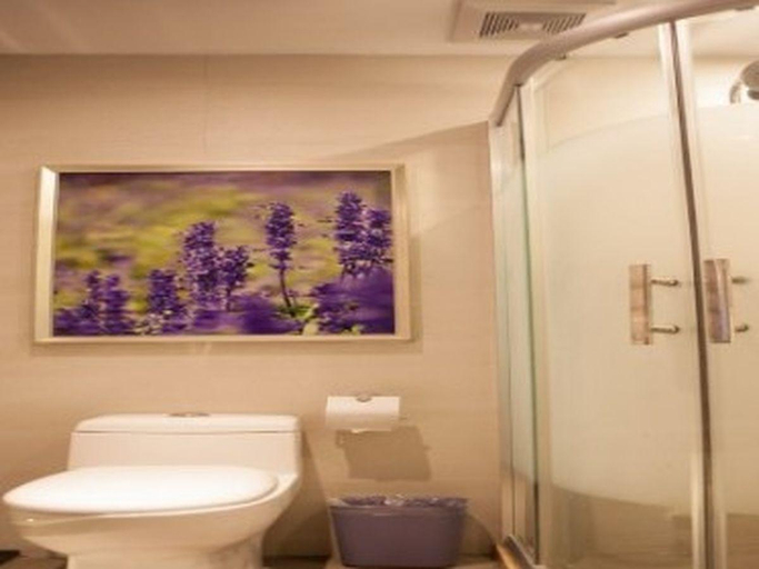 Bathroom 4, Lavande Hotel Yantai Train Station Branch, Yantai